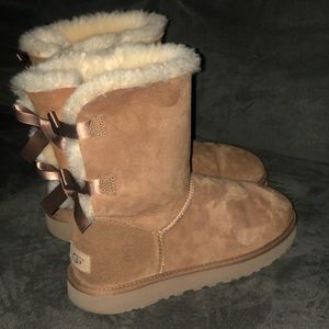 UGG Women’s Chestnut Bailey Bow II